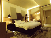 酒店爆操车展认识的172CM高挑性感豪乳黑丝美女模特,高潮大叫：好大,干我小骚B,快点,好厉害,好爽!