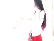 国模汝汝酒店坐在沙发张开腿让摄影师拍逼逼 据说此女还是拍过片子的小明星不知道哪位兄弟看过