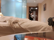 强壮哥和好友酒店嫖娼选了位颜值很好的性感美女啪啪,不知怎么谈的美女跑到对面好友房间又被抱过来干