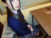 【個人撮影】県立普通科①18岁学生制服无毛美少女中出小穴真是嫩