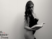 最新CAPRICE精品大作乌克兰极品美女模特克鲁兹性感蕾丝吊带高跟被男上司调教啪啪啪画面生猛诱人1080P超清