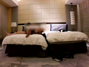 约炮96年大一嫩妹女仆装 边操边问：喜欢被叔叔操 被干的胡言乱语骚逼淫荡对白