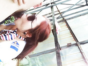 为了吸粉网红大波妹空姐制服约炮友大白天在路边宣传广告牌后面啪啪暴力深喉干呕肏屁眼口爆射完还能继续干