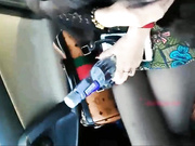 骚男路边搭讪与老公打架被丢到大马路上的黑丝无内美少妇拉到没人地方激情车震高潮叫的是真爽