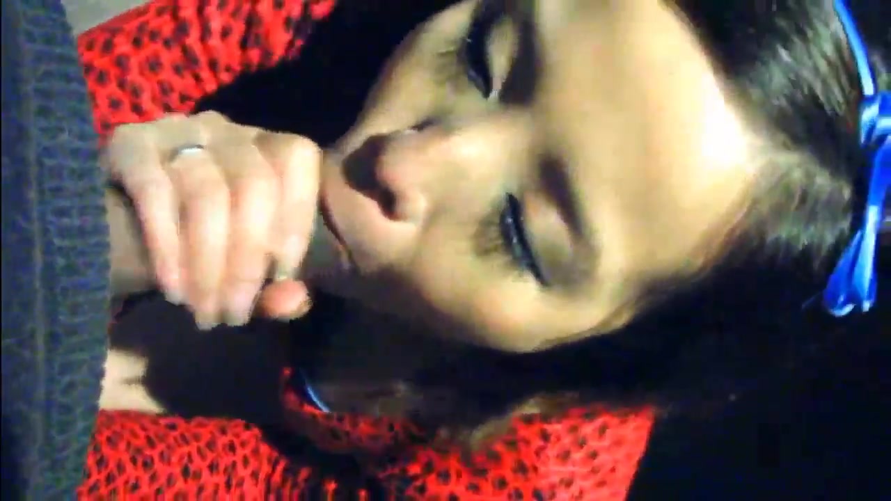 上海176最淫骚大二师妹自述 修长美腿穿着黑丝情趣内裤一线逼被震蛋两下就泛滥