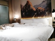 公子哥酒店高价网约3000RMB以上的高颜值气质外围女模S级身材说平时喜欢健身被大哥狠狠干累的满头大汗