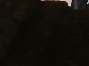 沟厕偷拍，小心翼翼