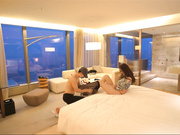 【全網首發】【火爆福利】果哥最新原創白金版視頻-豪乳靚模易陽上門商務女被猥瑣男舔陰玩穴 原版高清無水印