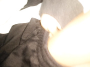 现在的学生不得了,放学不回家直接和男朋友开房,校服裤子是松筋的,一拉就扒下来了,露出了鲜嫩多汁的嫩鲍鱼