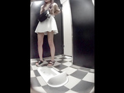 【全網首發】【廁拍小酌】百貨商店公共蹲廁偸拍各種類型年輕氣質美女 那顏值最高的妹子還演繹脫絲襪脫裙子的情節 稀缺資源勁爆收藏～原版高清