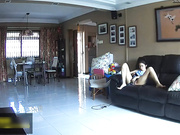 【家庭偷拍】2020年家庭網絡攝像頭被黑偸拍，身材高挑無毛美鮑孤獨一人在家，看A片紫薇了 稀缺資源值得收藏～原版高清