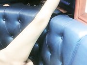 淫乱KTV大三学生妹一起唱歌粉穴翘臀后入无套，淫荡刺激