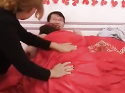 【低俗闹洞房精品合辑】全国各地各种闹洞房 玩疯了！漂亮新娘居然让客人轮流看逼(上部 4合1)