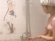 艺校自然美乳挺奶嫩妹子居家浴室洗澡自拍高清完整版