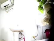 出租屋衛生間拍攝到的E罩杯大奶小少婦尿尿洗白白 貌似逼逼被操多得黑了 1080P高清