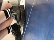 4K极致超清厕拍-等电梯偶遇个少数民族着装的漂亮姑娘忍不住尾随进女厕偷窥她的嫩穴