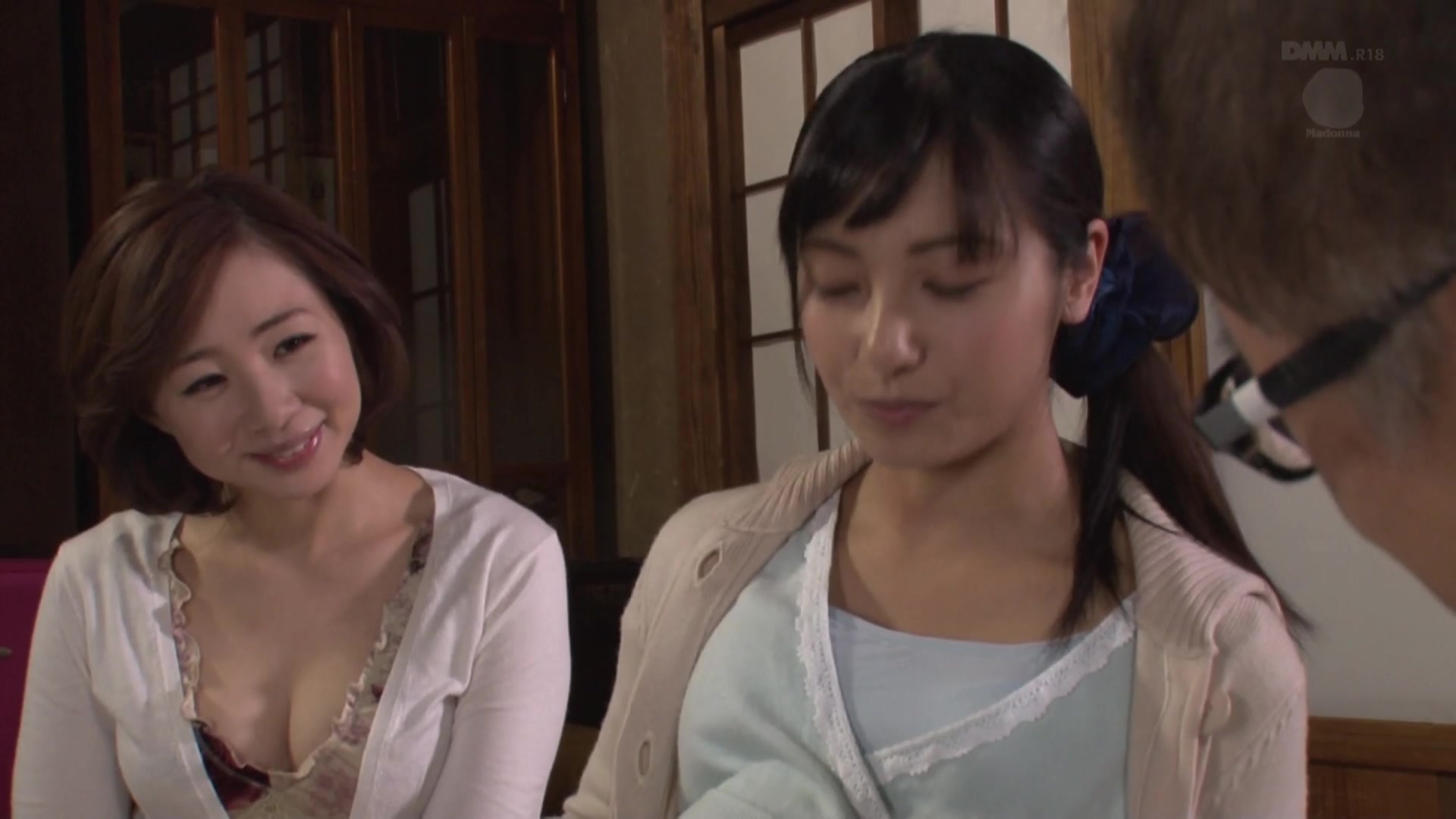 [JUX-873] 性欲を持てあました義理の姉さんと僕 出産直前の妻の目を盗んで… 成宮いろは - 1of5