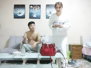 肉肉身材马尾熟女撸硬沙发上操扶着屁股后入