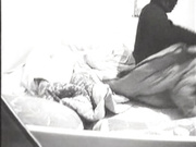 电脑摄像头被黑偷拍大叔饥不择食把丧夫的寡妇带到家里造爱寡妇长得不咋地叫声超嫩听到你射没纸用枕巾擦逼