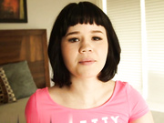 只有一个新来的年轻人在吮吸我的公鸡