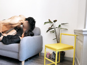 【獨家推薦】中法情侶性愛實錄-魔都小姐姐赤裸裸絲襪美腿誘惑 激情騎乘沙發震 無套頂操高潮爆射 1080P高清原版無水印