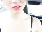 清纯妹子户外车震双人啪啪自摸舔BB