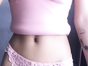 苗条妹子全裸床上道具自慰双人啪啪秀