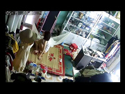 五月最新破解家庭头偷窥一边看电视一边给媳妇舔逼+在商铺打地铺的小两口起来前玩玩逼