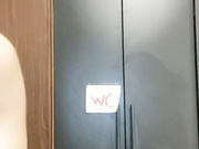 御姐妹子黑丝袜按摩推油安慕希酸奶湿身