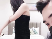 3P淫乱抽插鸡巴坐插深喉玩弄呕吐粘液