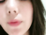 黑黛佳子直播玩弄骚穴抽插喷尿