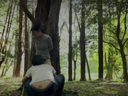 躲在树后在国家公园做他妈的太难了