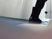 国内某高中男生偷拍同班女生李妍欣如厕，大神真是无敌了附露脸生活照