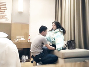 肌肉男探花清纯学妹舌吻上位骑乘01