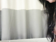 微胖女神让大哥揉奶抠逼特写展示骚逼舔淫水